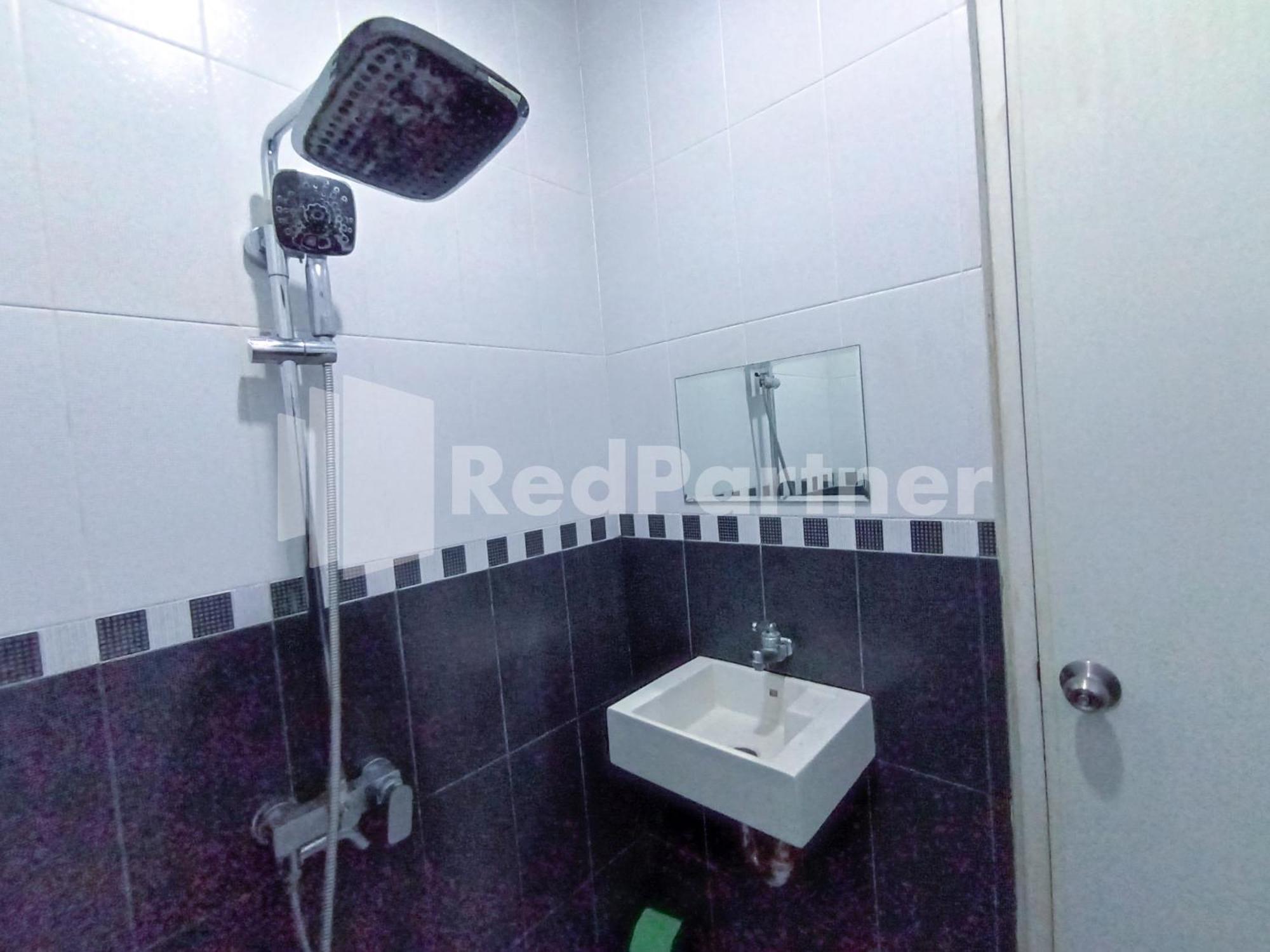 Nillo Hotel Kebumen Mitra Reddoorz Экстерьер фото