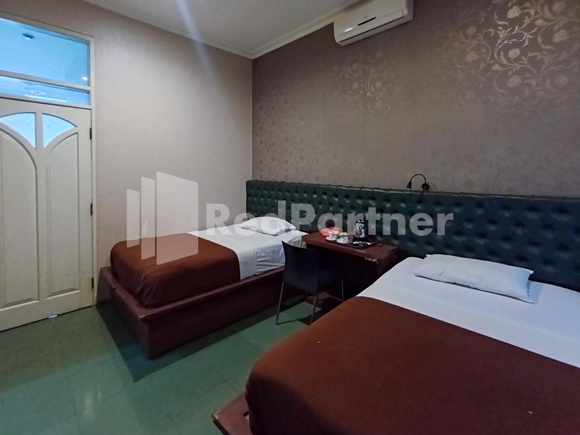 Nillo Hotel Kebumen Mitra Reddoorz Экстерьер фото