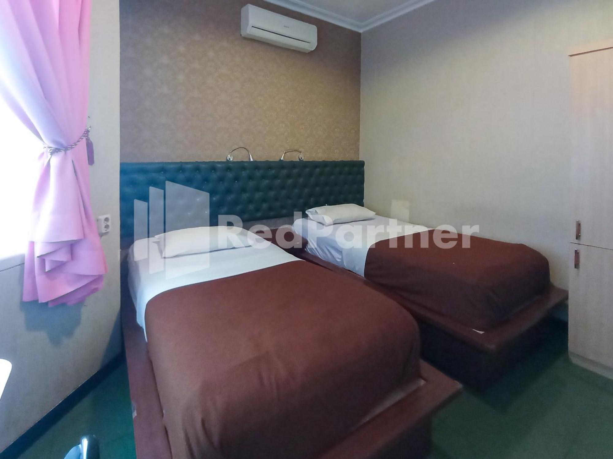 Nillo Hotel Kebumen Mitra Reddoorz Экстерьер фото